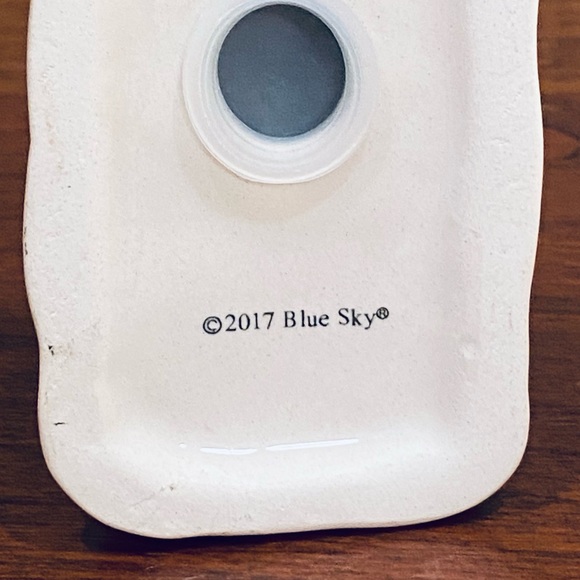 🎄🌟HP🌟NWOB Set Christmas Red Truck & Barn Ceramic Salt & Pepper Shakers - Picture 7 of 7